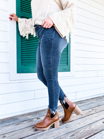Judy Blue The Gamechanger Medium Wash Mid-Rise Shark Bite Skinnies