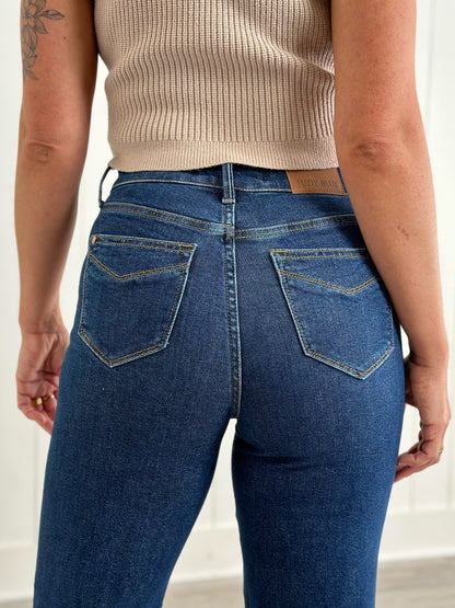 Judy Blue Straight Snatched High Rise Dark Wash Tummy Control Non Distressed Straight Leg Jeans