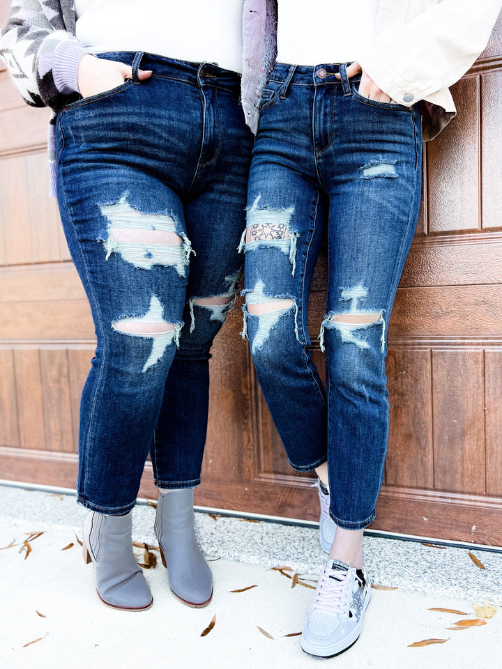 Judy Blue Dark Wash Mid Rise Distressed Cropped Straight Leg Jeans