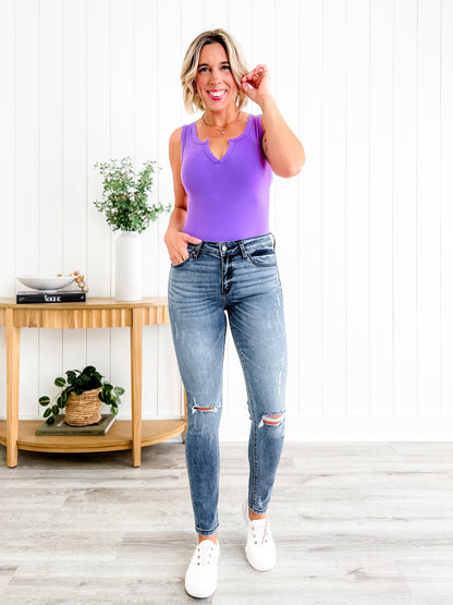 KanCan Medium Wash Knee Distressed Skinny Jeans