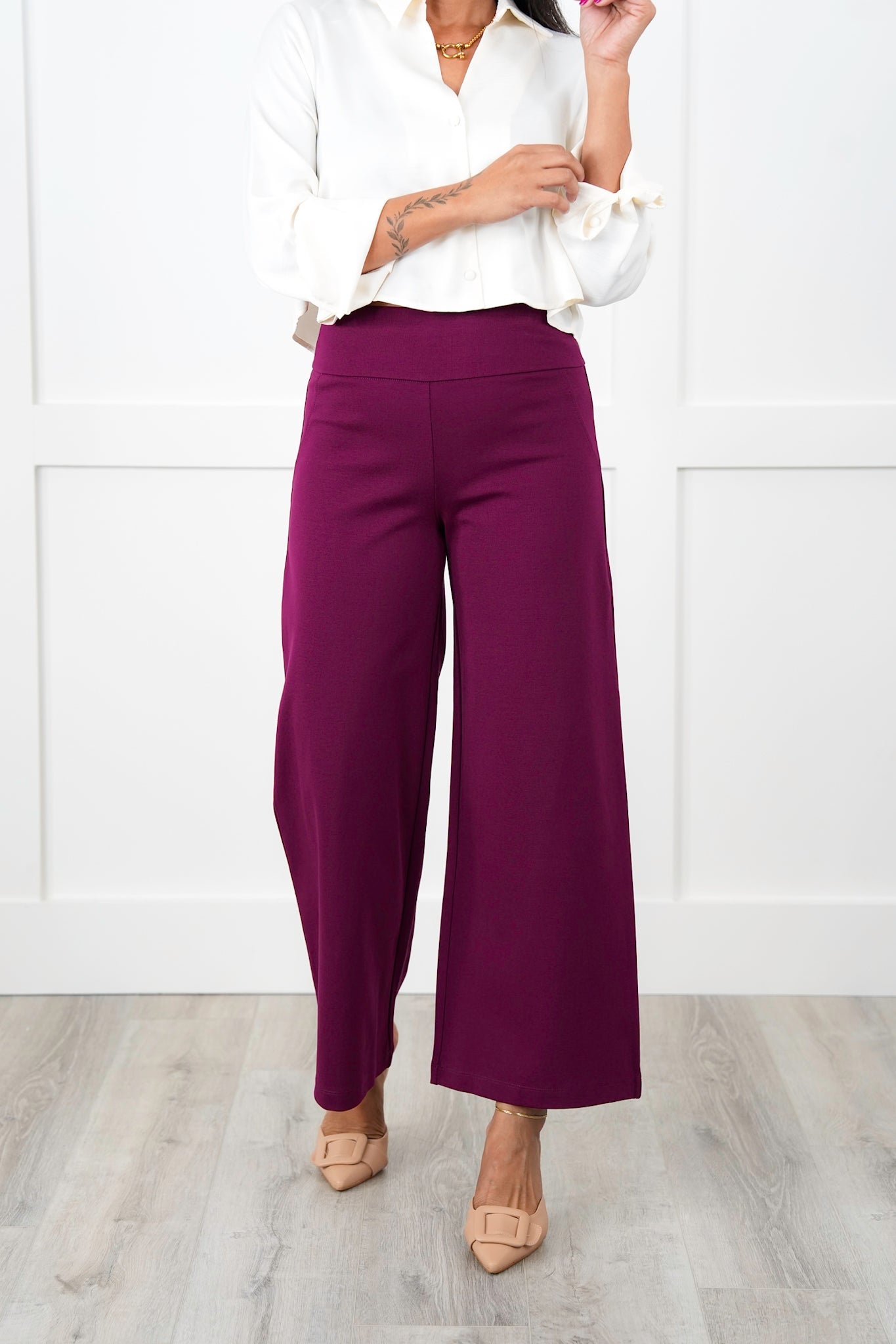 Door Buster! Plus/Reg Solid Double Knit Wide Leg Cropped Pull On Pants
