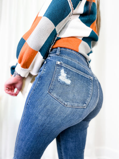 Judy Blue Tulip Hem Medium Wash Skinny Jeans with Frayed Hem