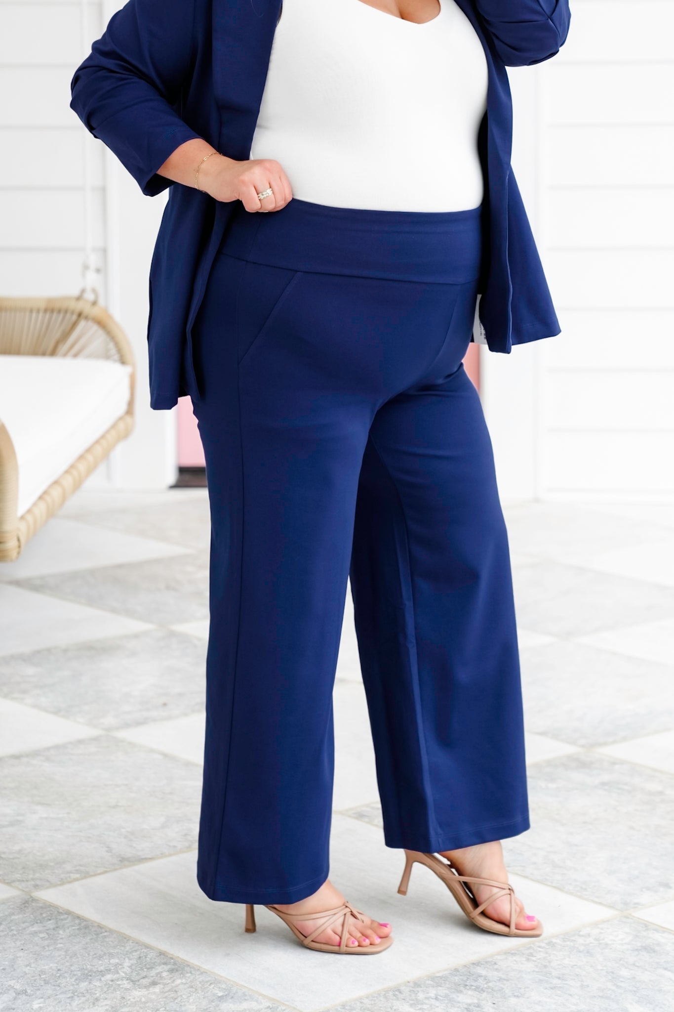 Door Buster! Plus/Reg Solid Knit Wide Leg Cropped Pull On Pants