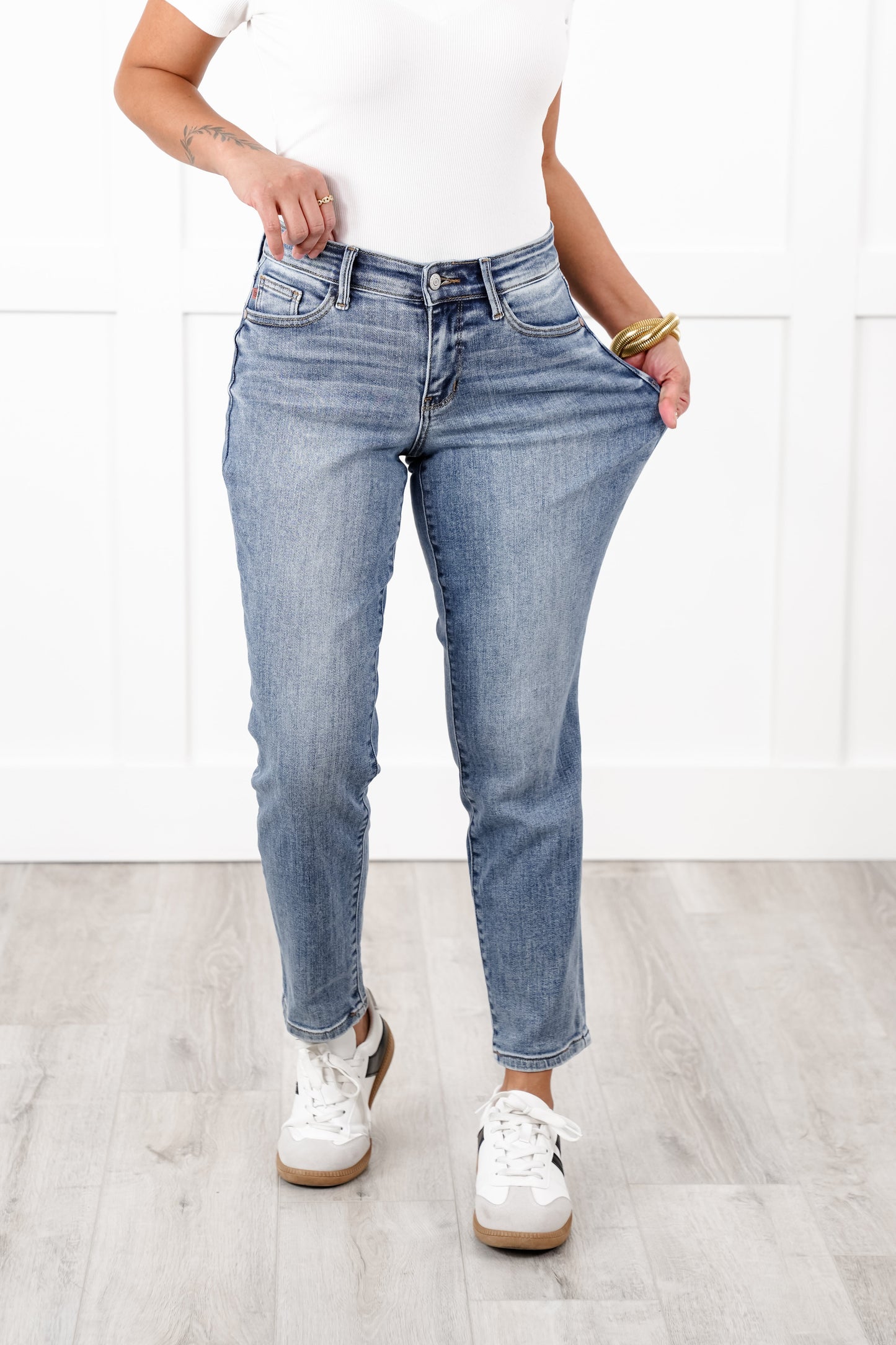 Judy Blue Mid Rise Medium Vintage Wash Slim Fit Jeans with Cell Phone Pocket