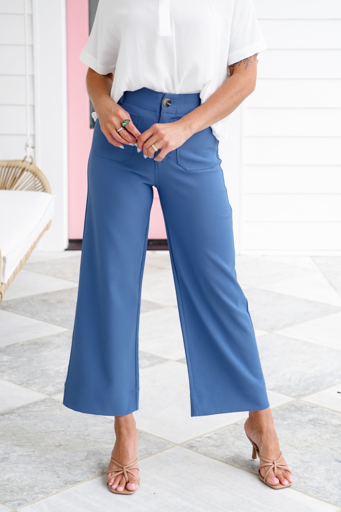 Solid Wide Leg Cropped Pants with Patch Pocket Detail