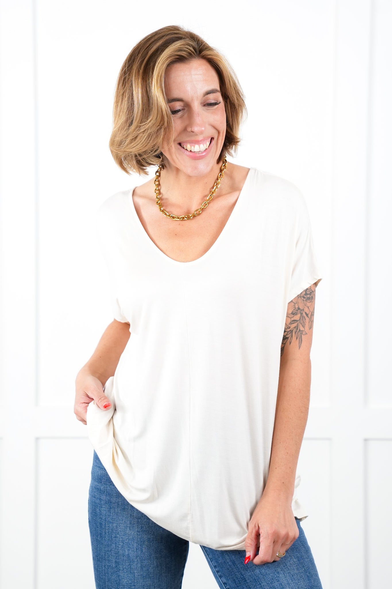 Solid Short Sleeve Scoop Neck Tunic Top (Multiple Colors)
