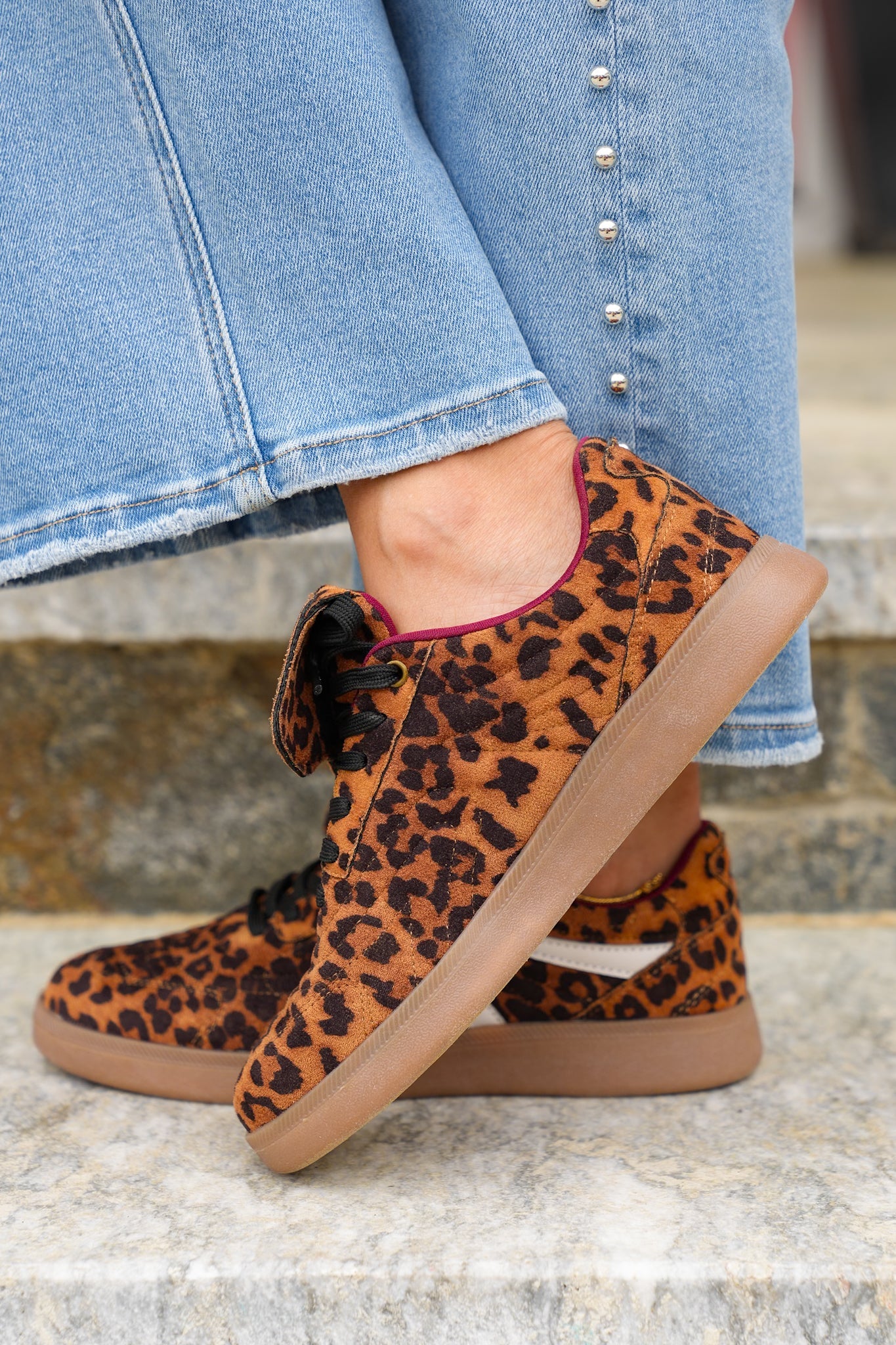 Folded Tongue Low Top Sneaker