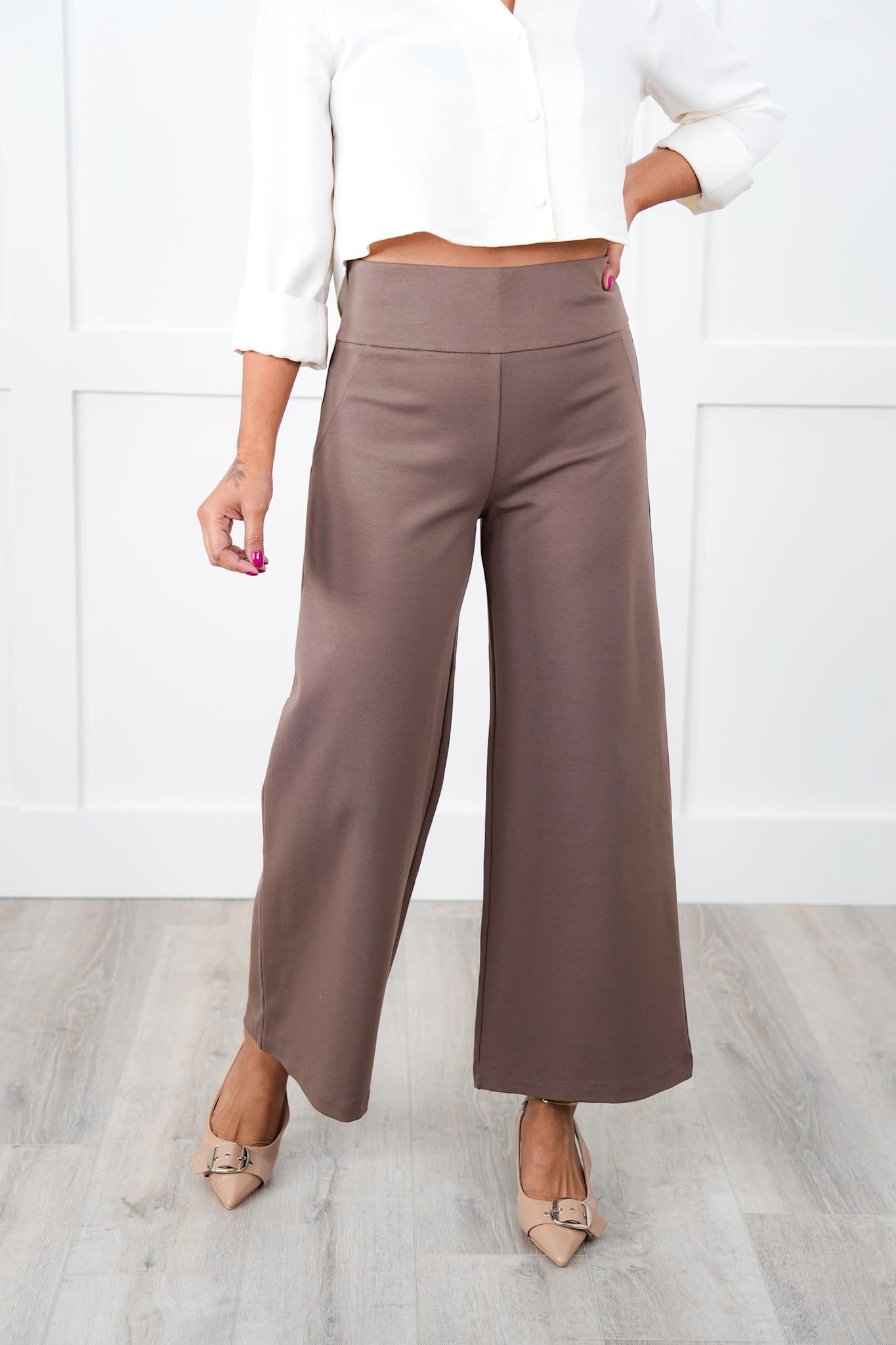 Door Buster! Plus/Reg Solid Double Knit Wide Leg Cropped Pull On Pants