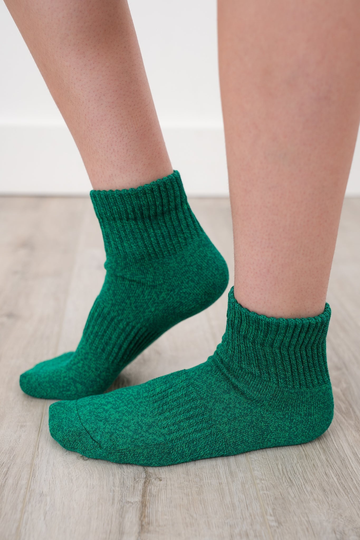 Solid Color Quarter Sporty Socks