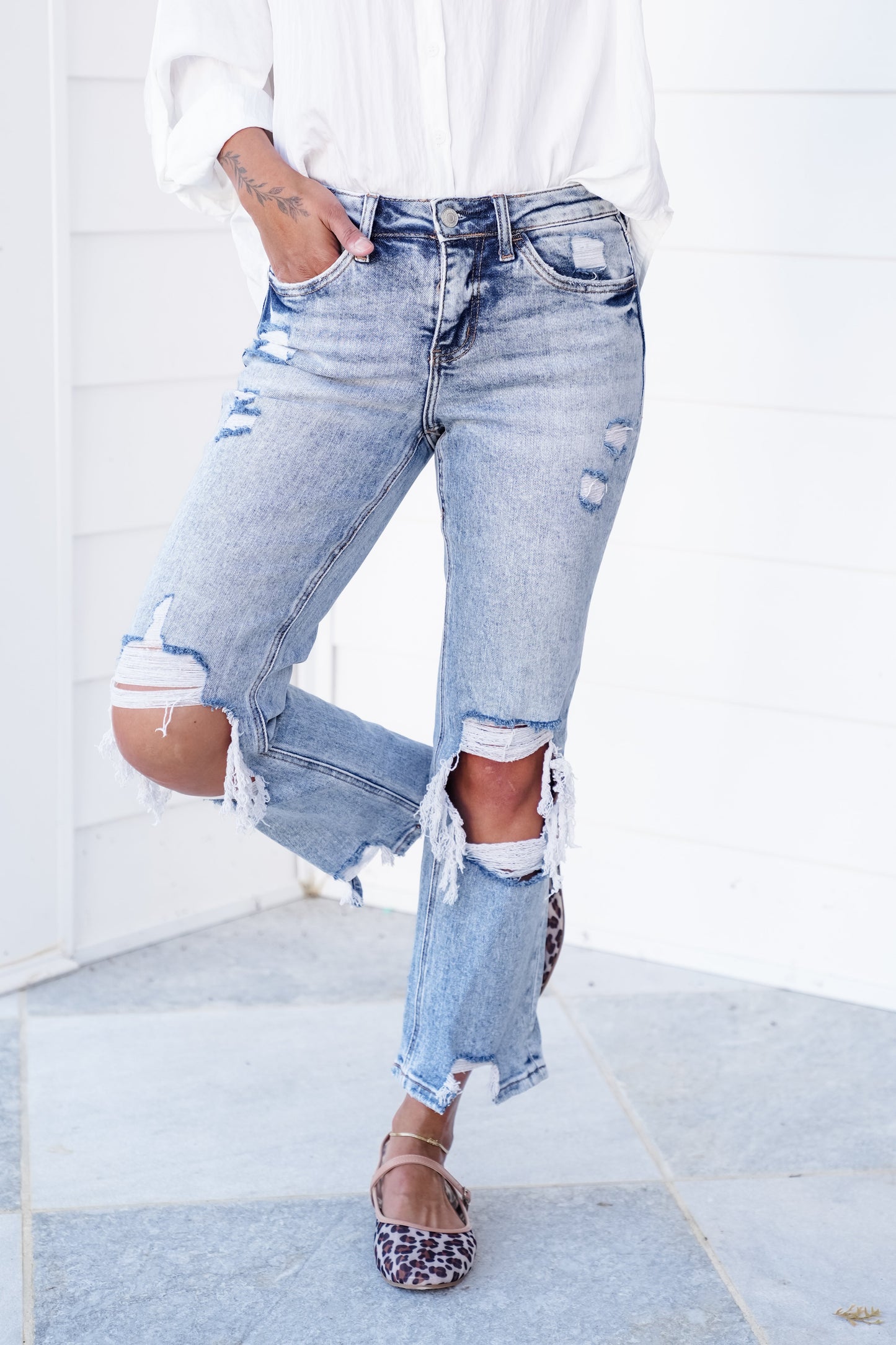 Lovervet Love at First Sight Mid Rise Acid Wash Cropped Straight Leg Jeans