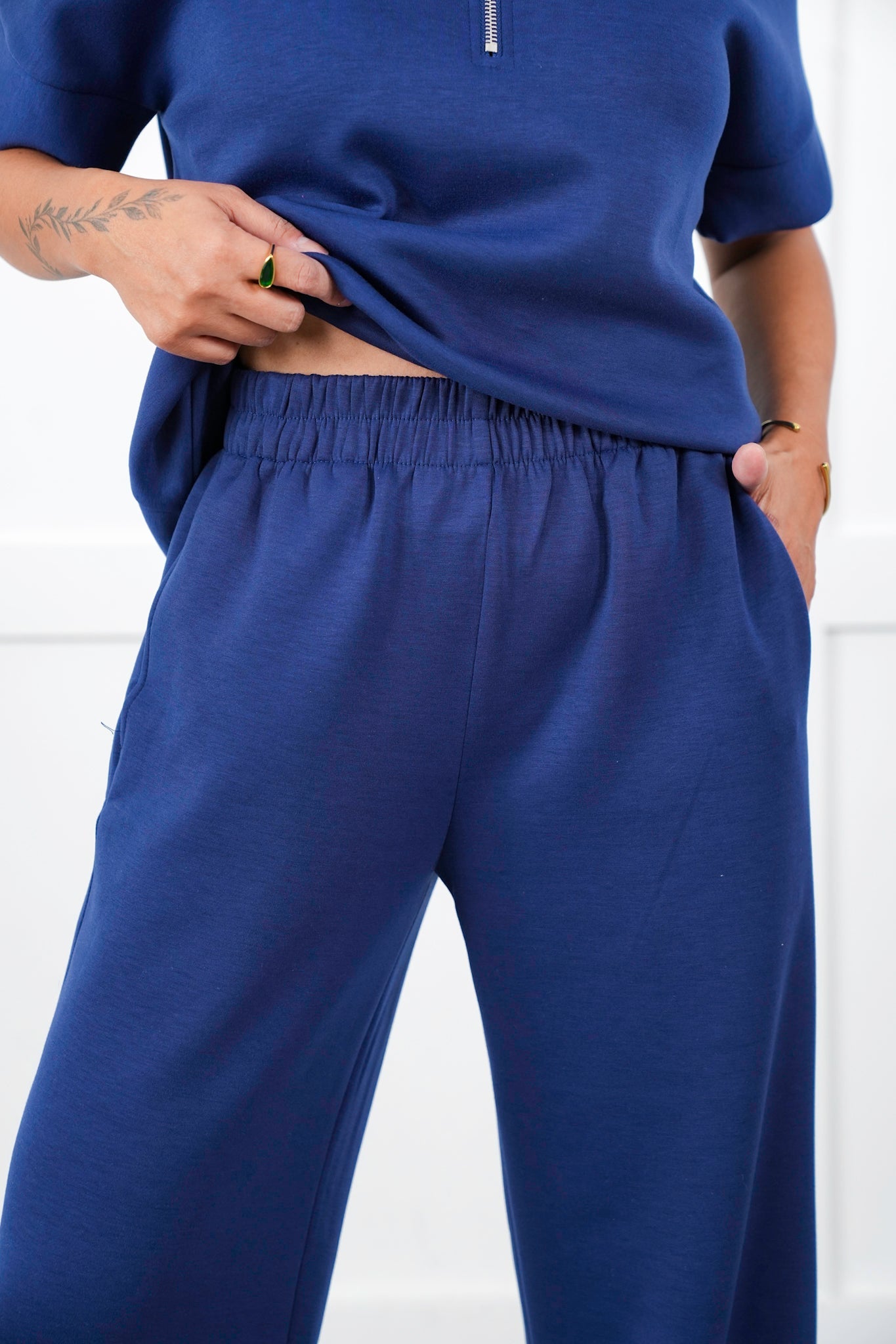 Door Buster! Plus/Reg Scuba Short Sleeve Half Zip Up Top and Pant Travel Set