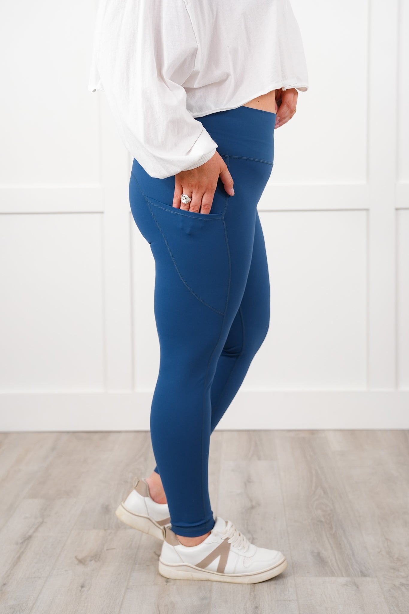 Door Buster! Plus/Reg High Waist Leggings with Pocket Detail
