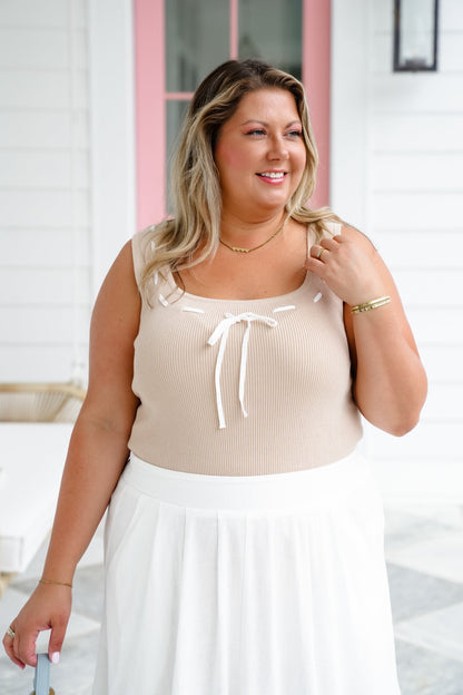 Plus/Reg Sleeveless Scoop Knit Top with Stitching Detail