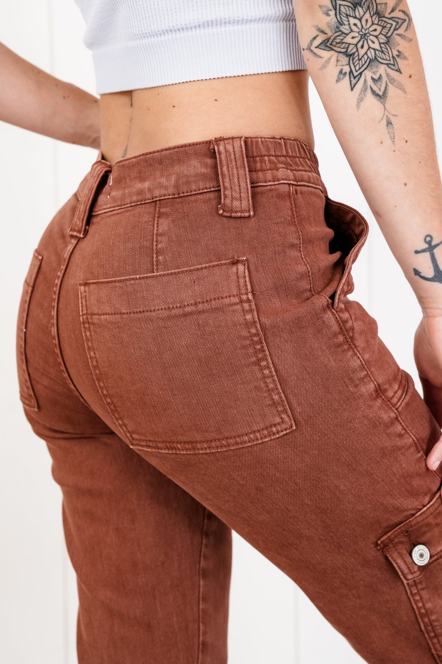 Vervet High Rise Brick Cargo Pocket Straight Leg Jeans