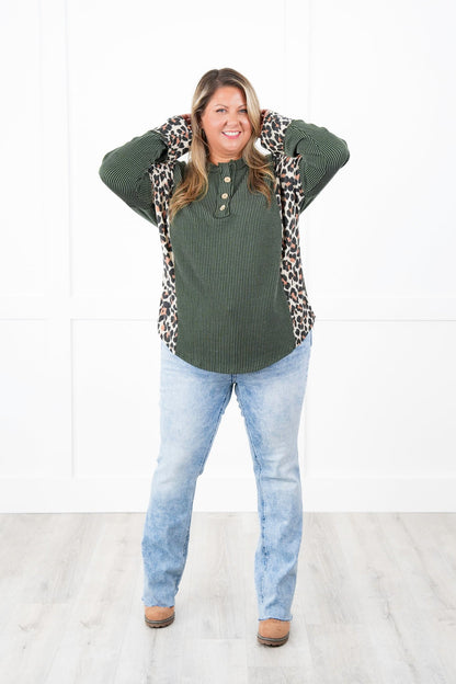 Plus/Reg Ribbed Long Sleeve Button Up Top with Leopard Detail