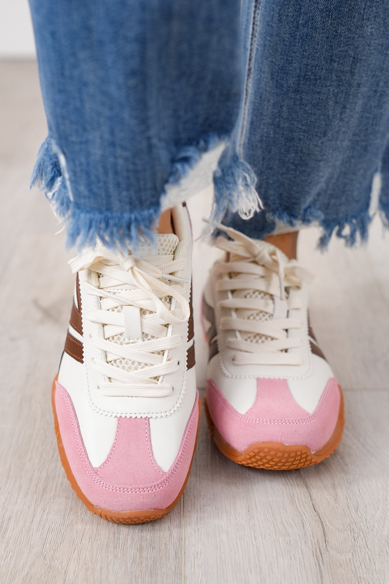 Contrast Design Athletic Sneakers