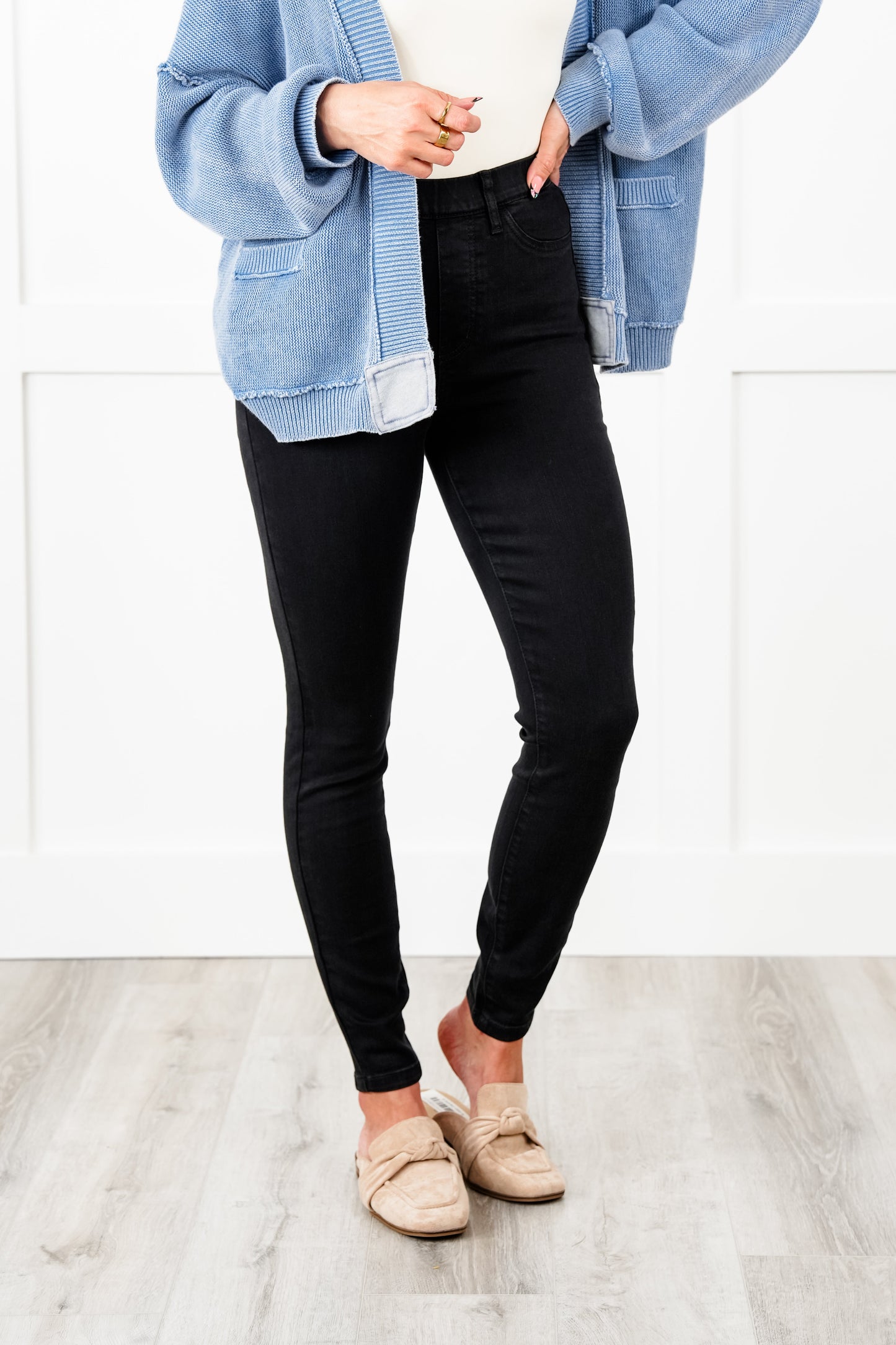 Judy Blue Back in Black Booty Lifting  High Rise Black Pull On Shield Pocket Skinny Jeans