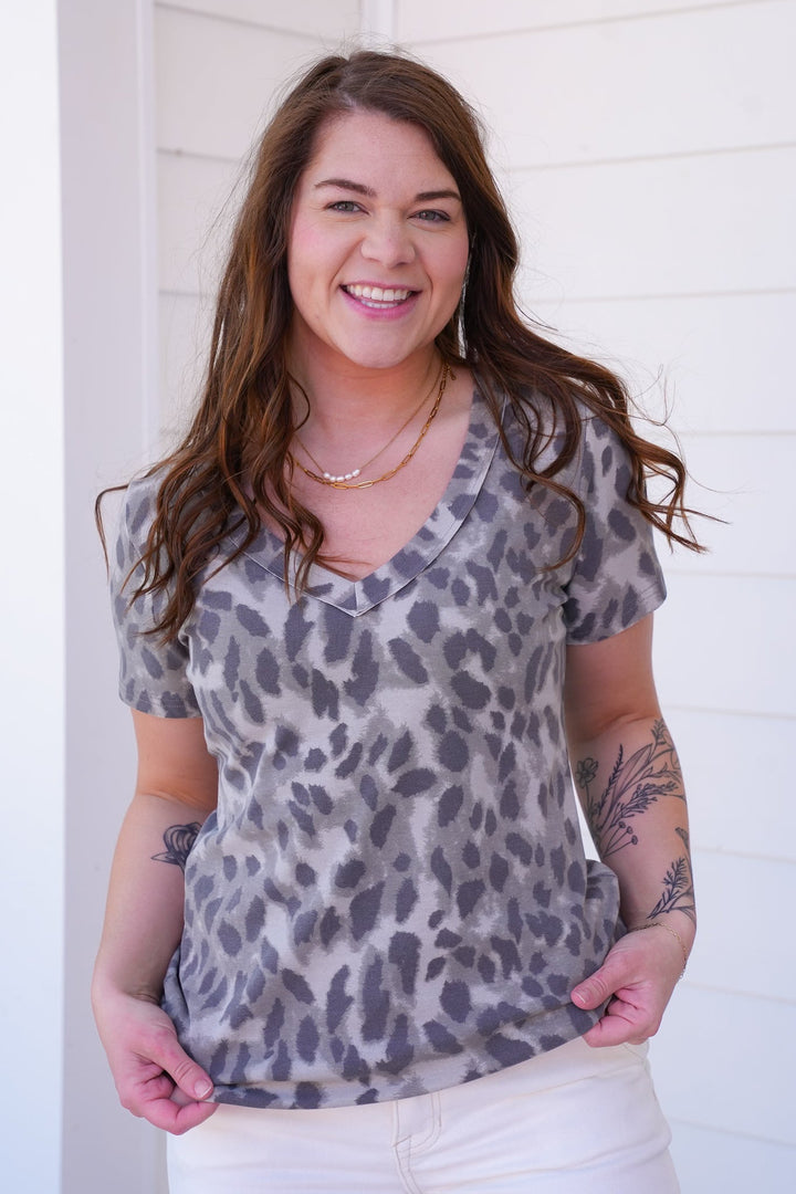 POL Leopard Short Sleeve V Neck Top