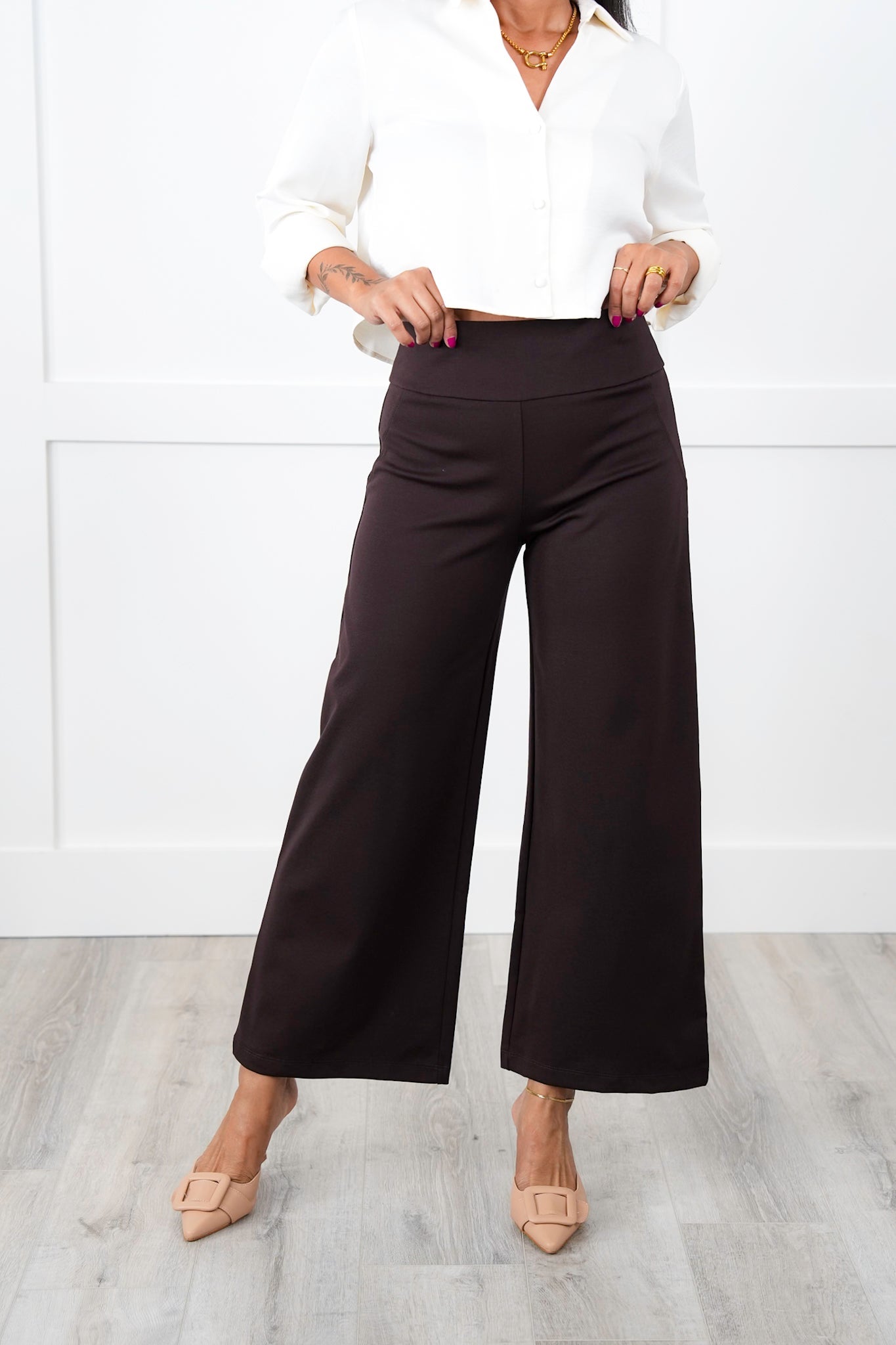 Door Buster! Plus/Reg Solid Double Knit Wide Leg Cropped Pull On Pants