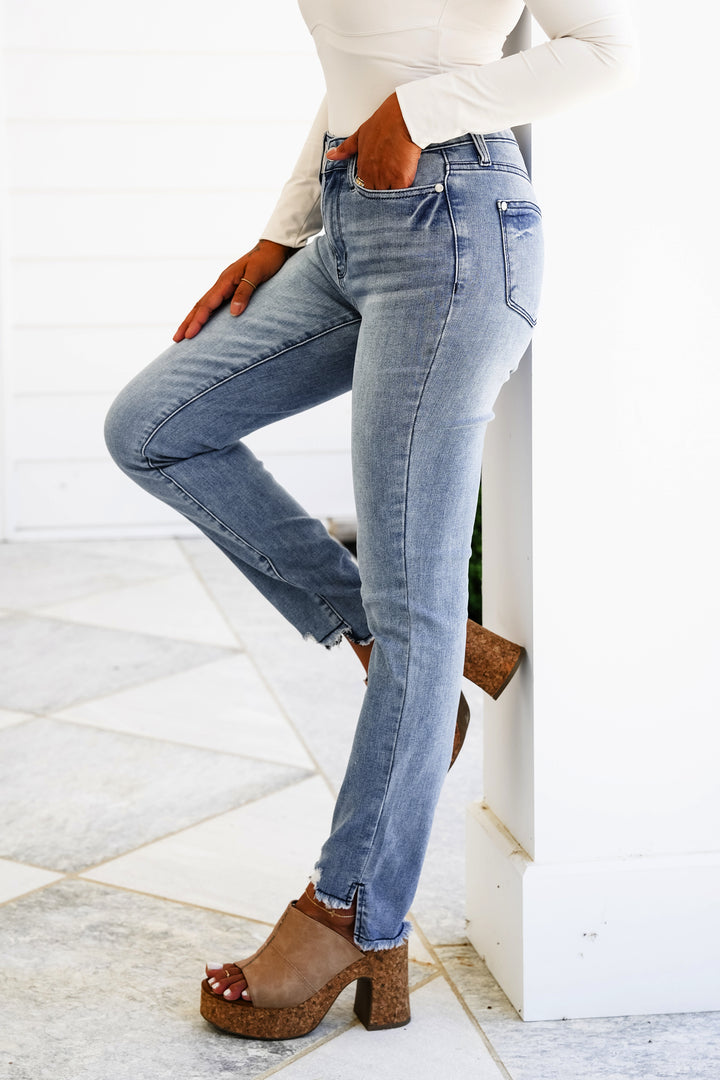 Judy Blue Cool It Down Mid Rise Medium Wash Cool Denim Relaxed Fit Jeans