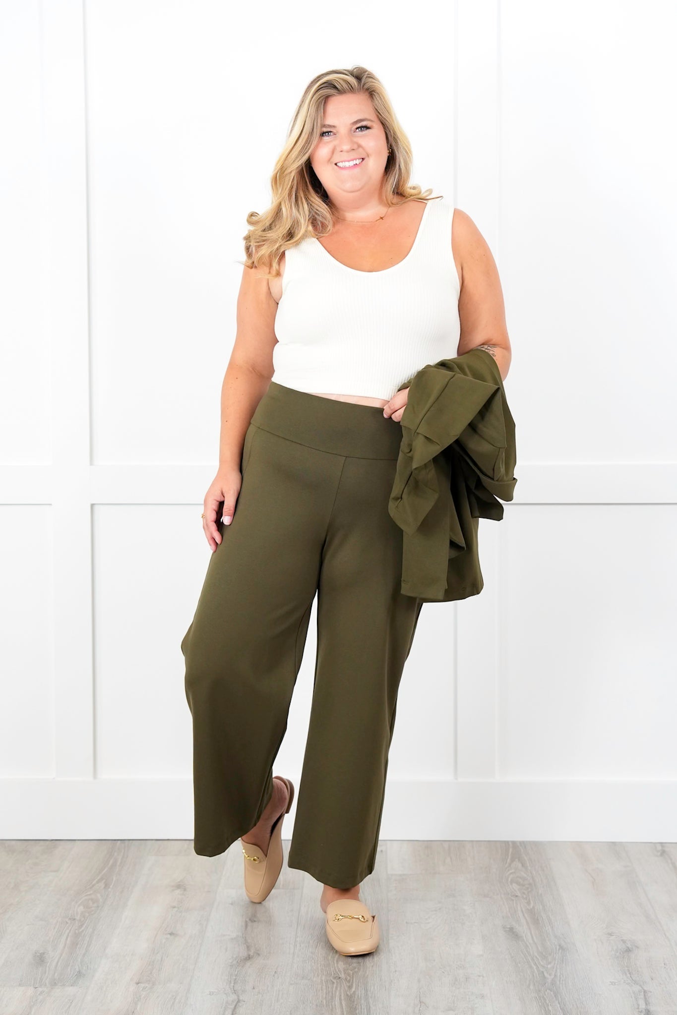 Door Buster! Plus/Reg Solid Double Knit Wide Leg Cropped Pull On Pants