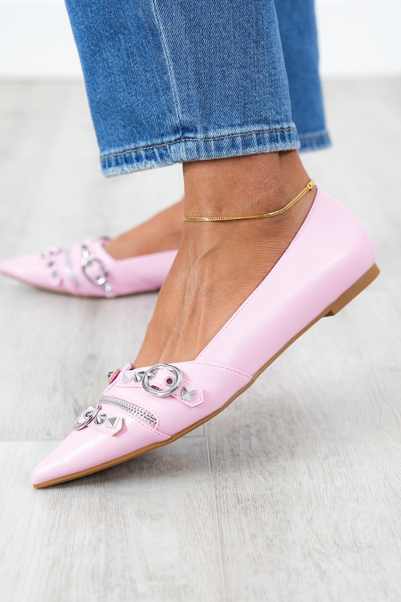 New Color!! Pointed Toe Flats with Zipper and Stud Detail