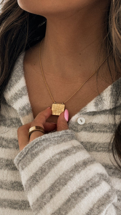 Raising Surfers The Shell Love Necklace