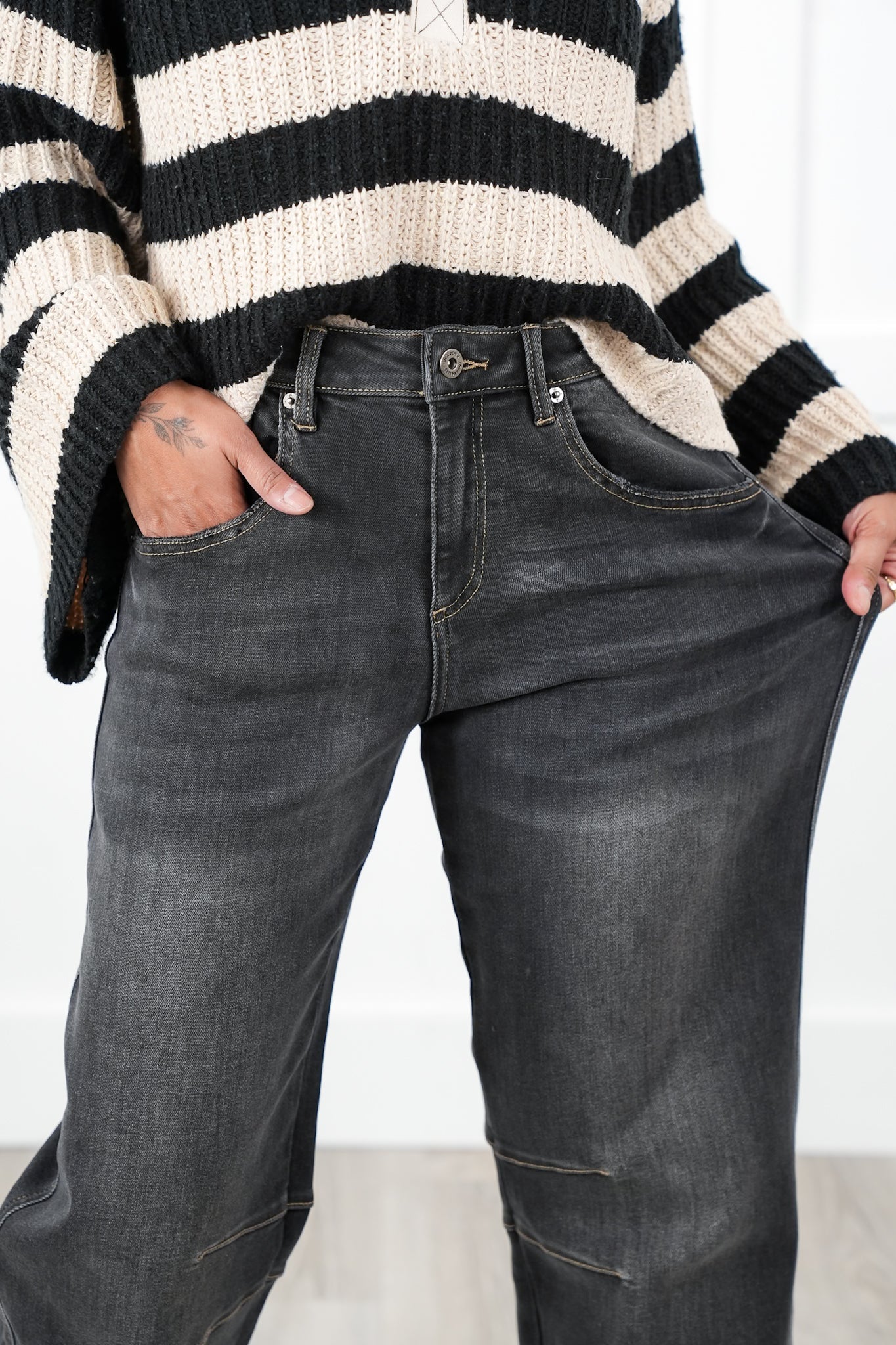 Mica Super High Rise Black Barrel Jeans