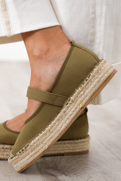 Stylish Platform Espadrille Flats with Gold Buckle Accent
