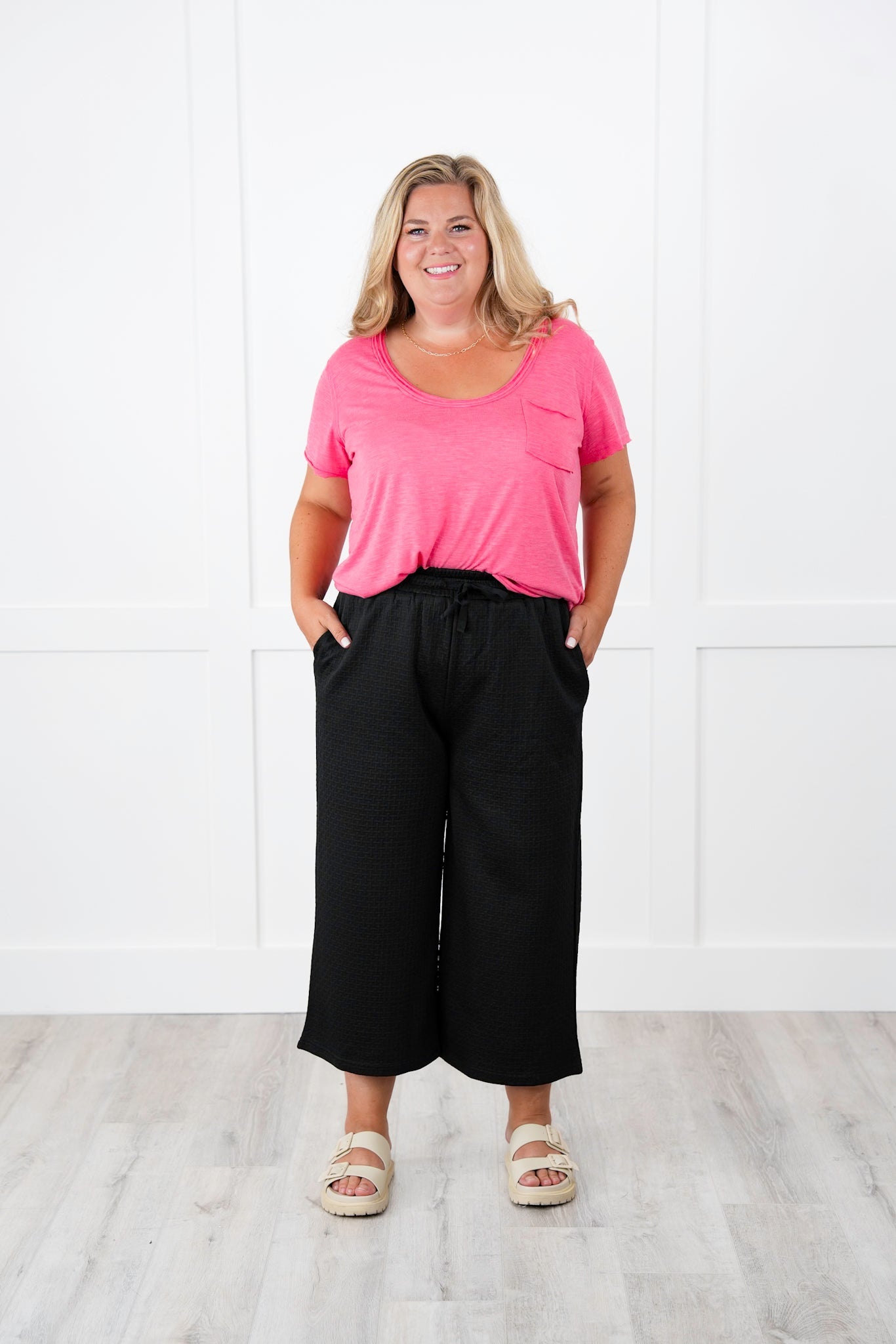 Black Textured Elastic Waistband Ankle Length Pants