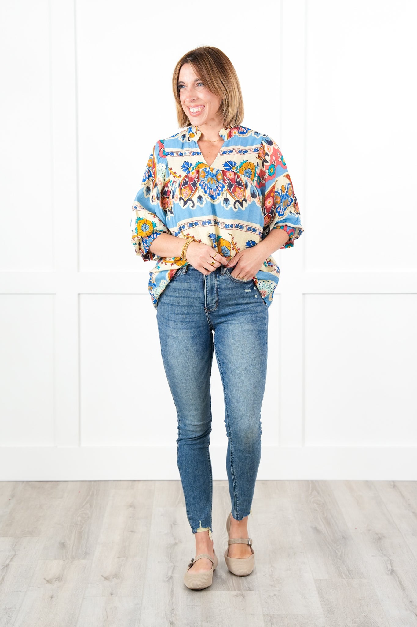 Plus/Reg Multi Color Print 3/4 Puff Sleeve Split V-Neck Top