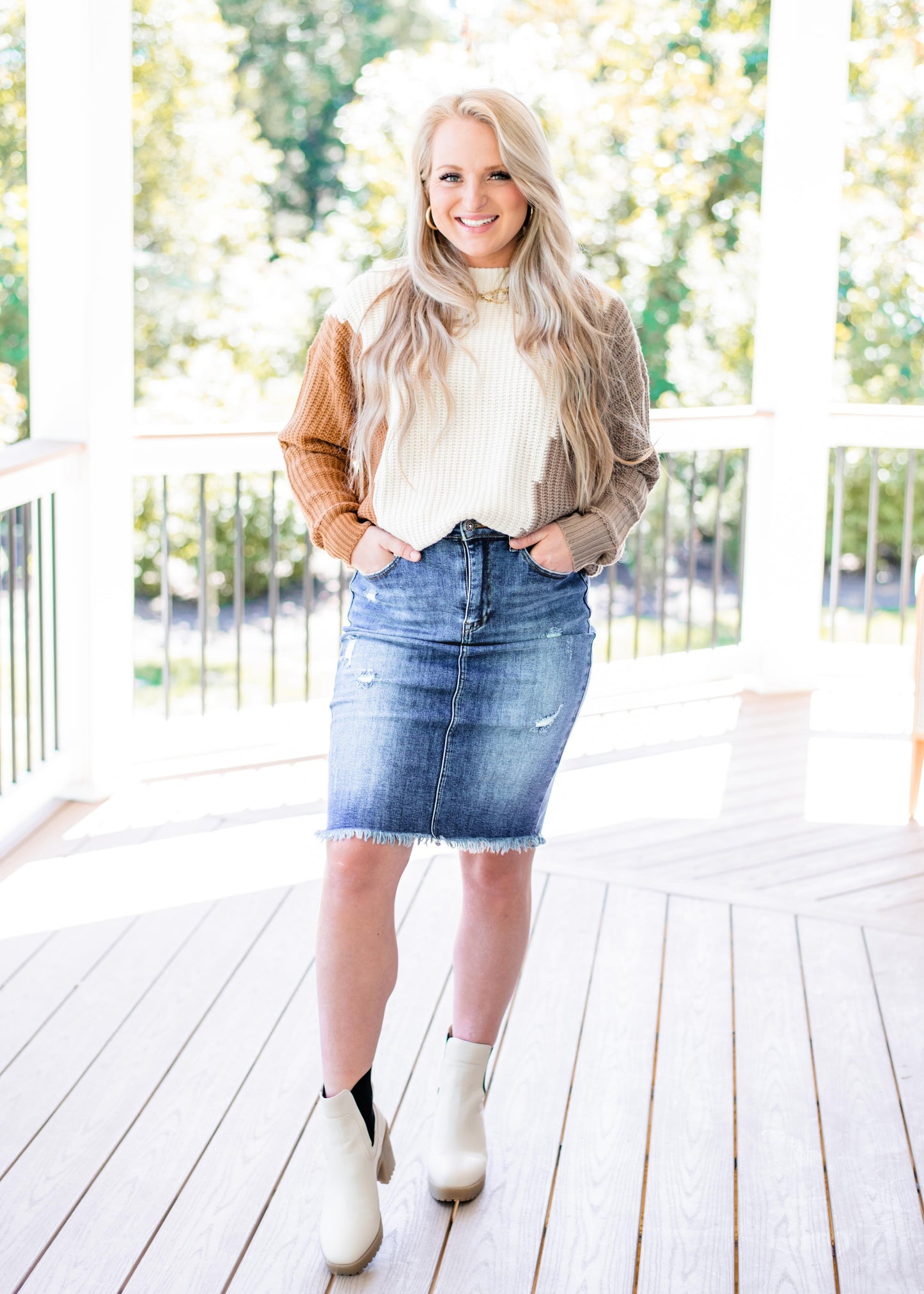 Risen Frayed Hem Denim Skirt