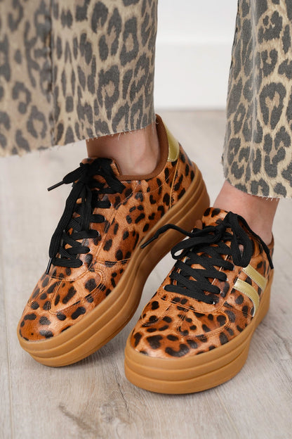 Double Stripe Platform Lace Up Sneaker