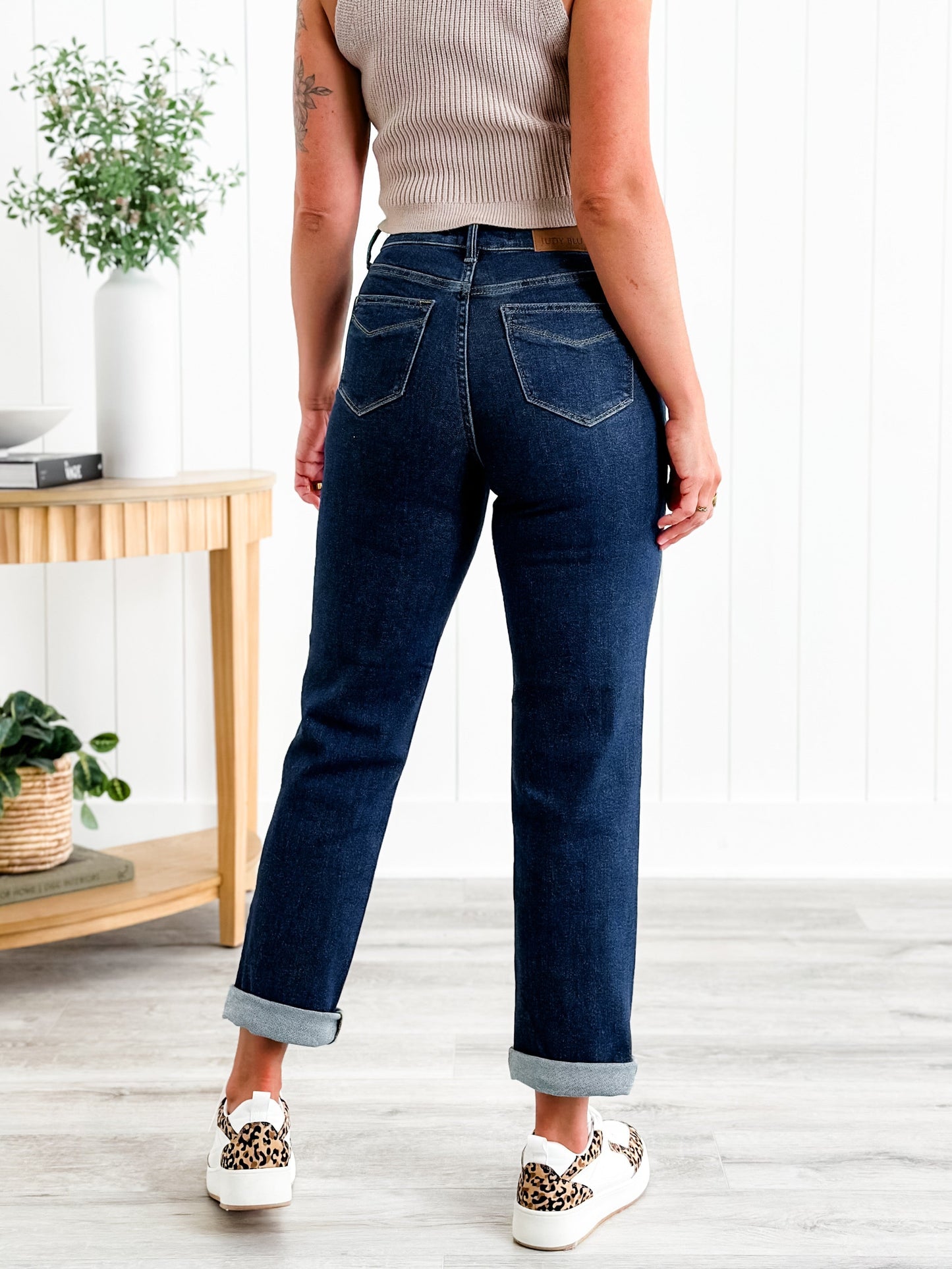 Judy Blue Straight Snatched High Rise Dark Wash Tummy Control Non Distressed Straight Leg Jeans