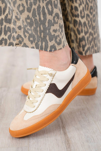 Retro Low-Top Sneakers with Decorative Edge