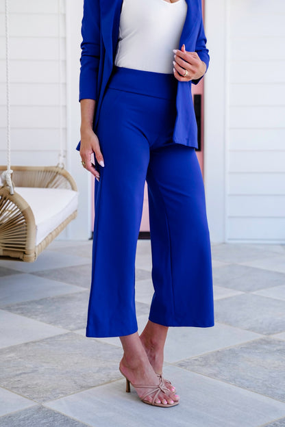 Door Buster! Plus/Reg Solid Knit Wide Leg Cropped Pull On Pants