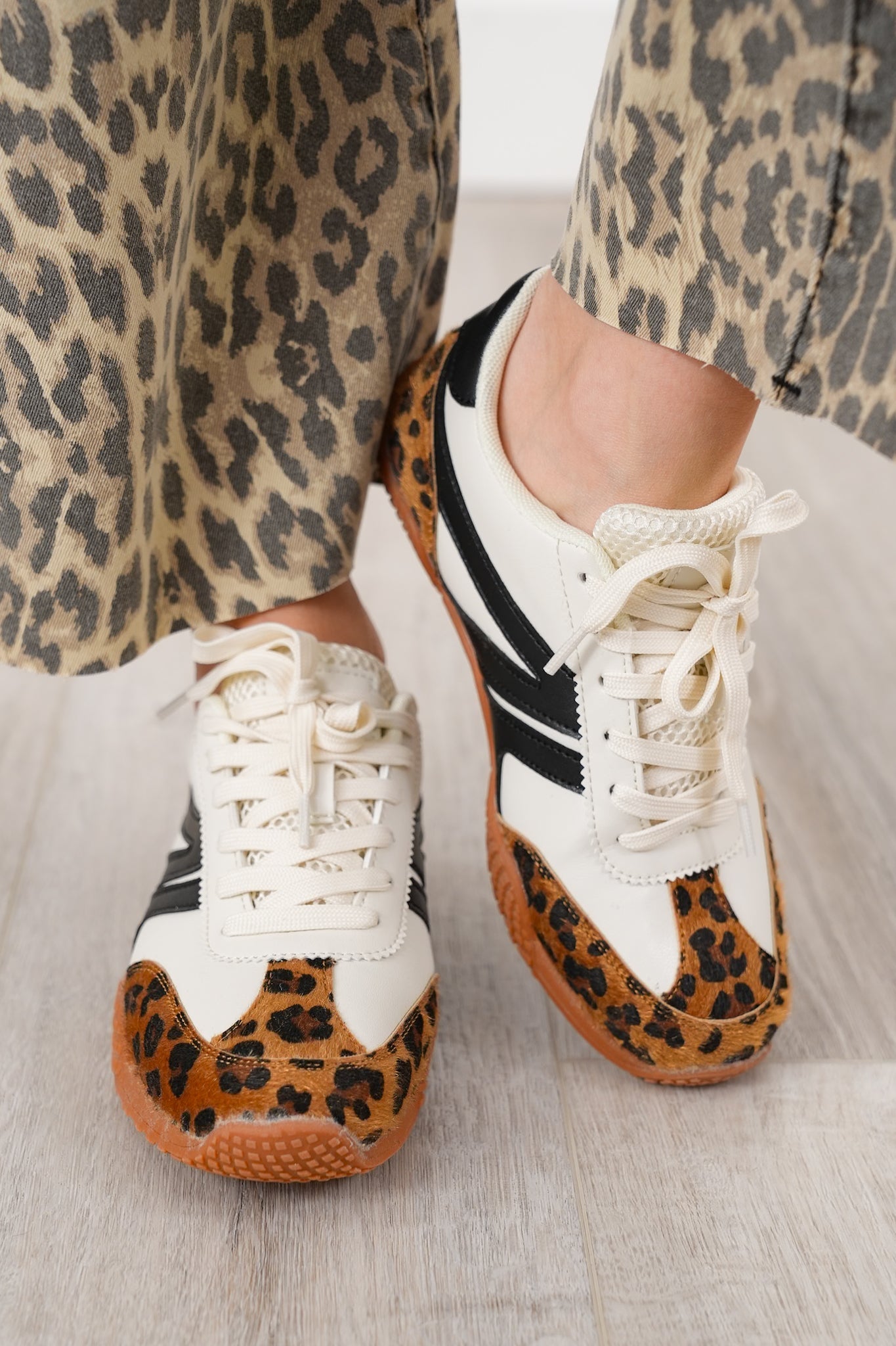 Contrast Design Athletic Sneakers