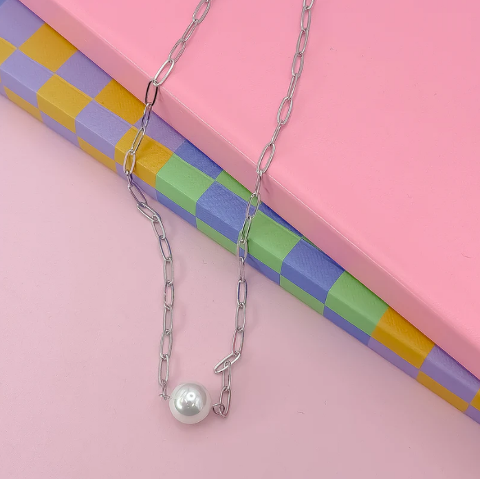Poppy In July Treasure Jewels Single Pearl Necklace