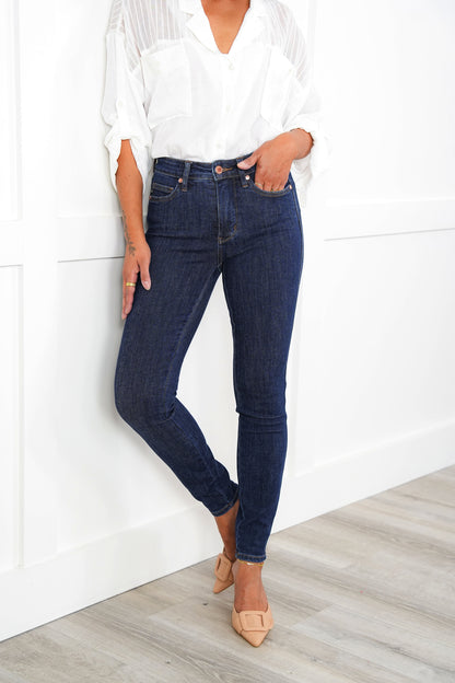 Judy Blue Mid Rise Dark Wash Classic Tummy Control Skinny Jeans