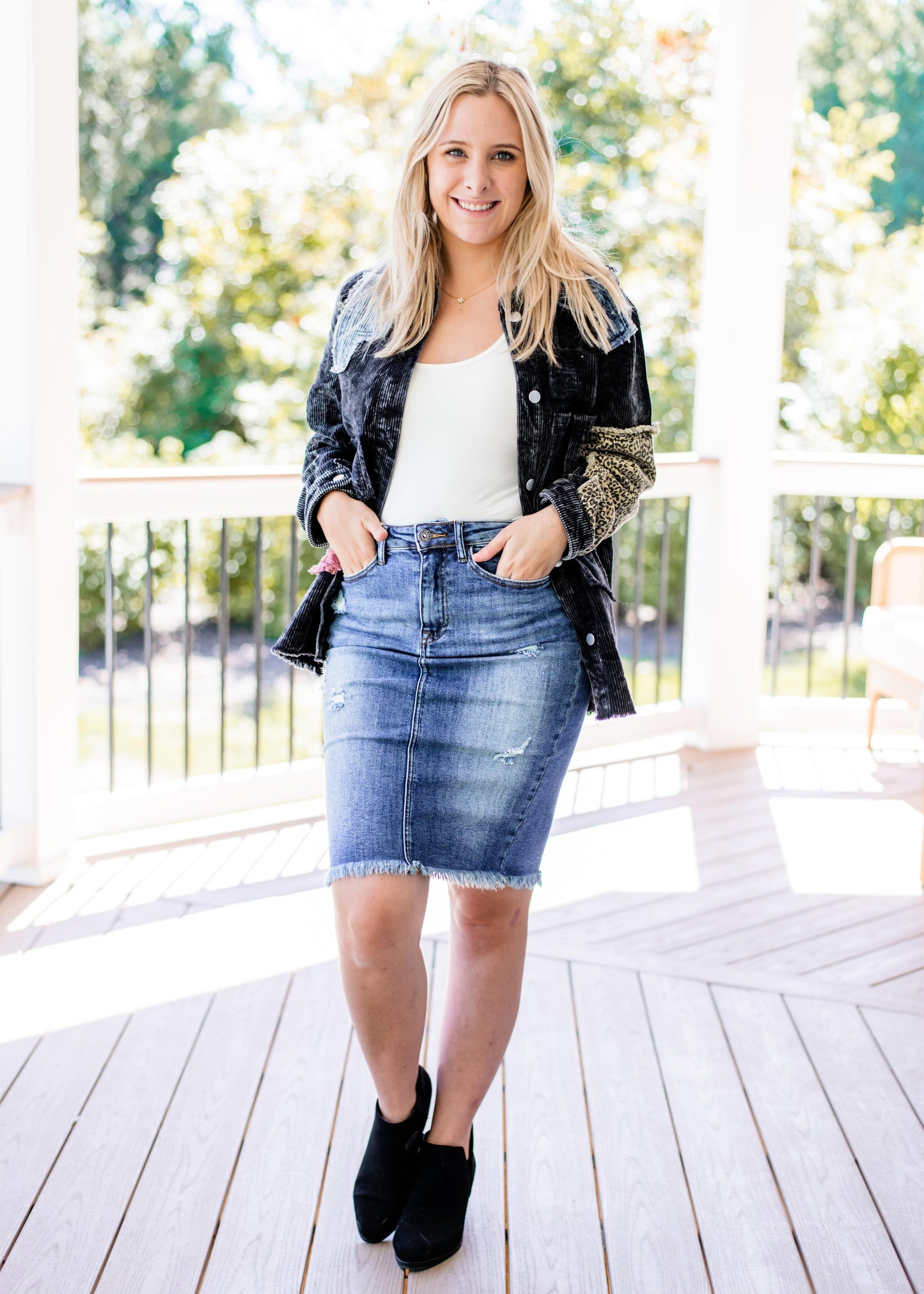 Risen Frayed Hem Denim Skirt
