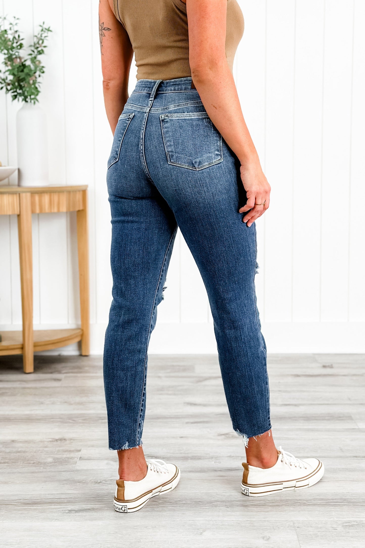 Judy Blue Here Comes The Sun Medium Wash High Rise Distressed Relaxed Fit Jeans